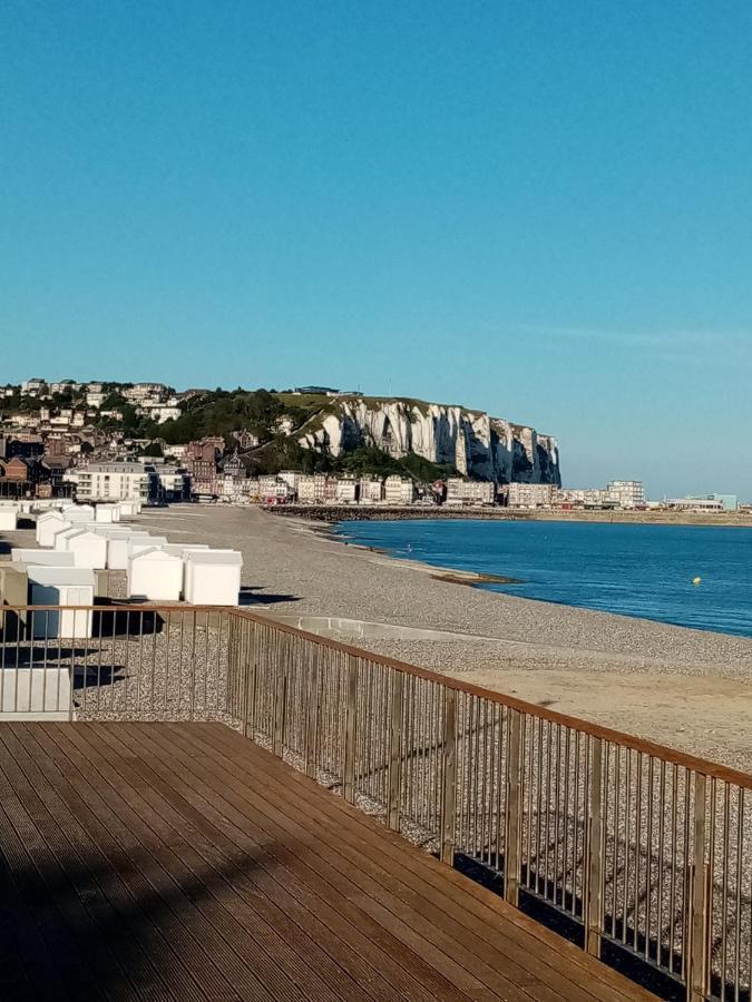 Appartement Avec Balcon Au 1Er Etage Vue Laterale Mer A 50 Metres De La Plage A Mers Les Bains. Ngoại thất bức ảnh